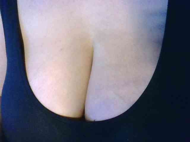 AnutkaForeva webcam