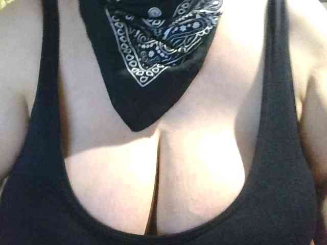 AnutkaForeva webcam