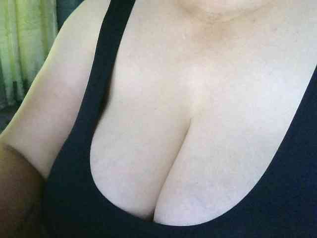 AnutkaForeva webcam