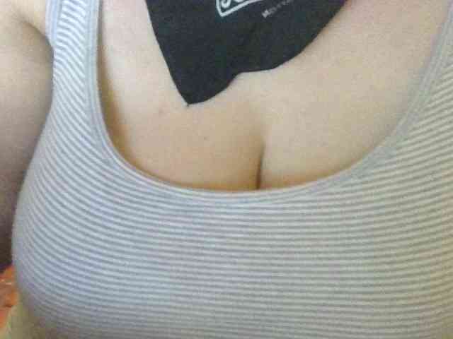 AnutkaForeva webcam