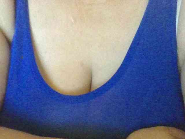 AnutkaForeva webcam