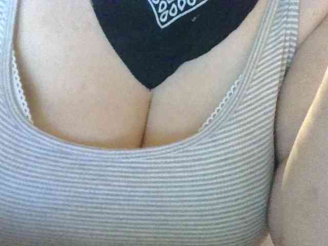 AnutkaForeva webcam