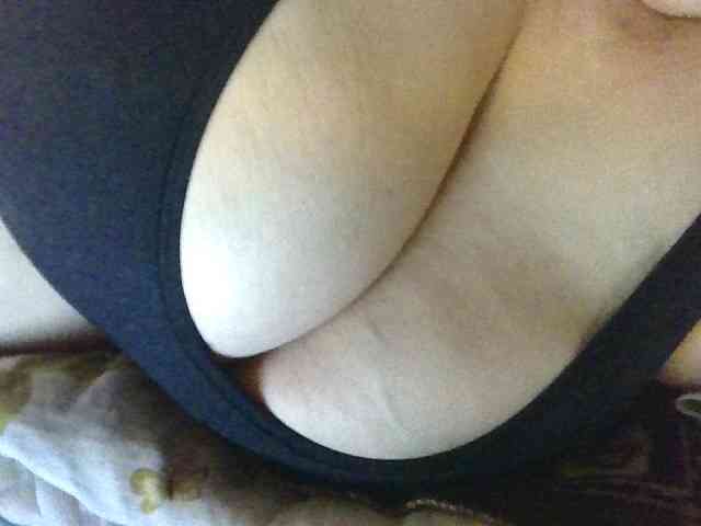 AnutkaForeva webcam