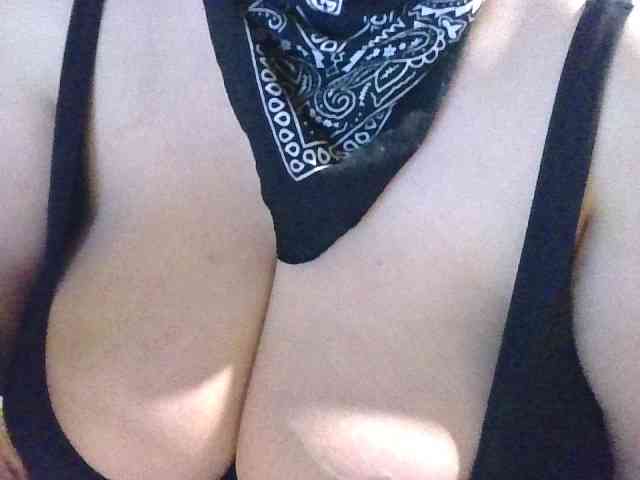 AnutkaForeva webcam