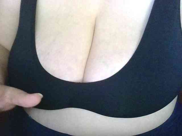 AnutkaForeva webcam