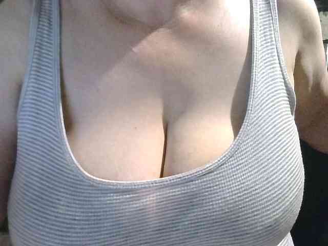 AnutkaForeva webcam