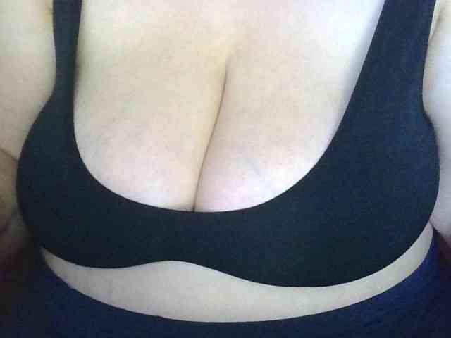 AnutkaForeva webcam