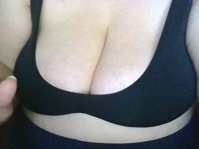 AnutkaForeva webcam