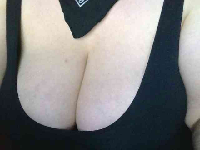 AnutkaForeva webcam