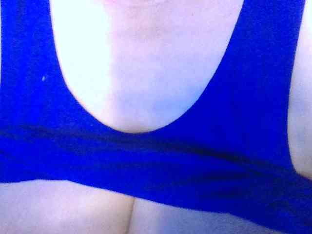 AnutkaForeva webcam