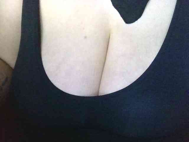 AnutkaForeva webcam