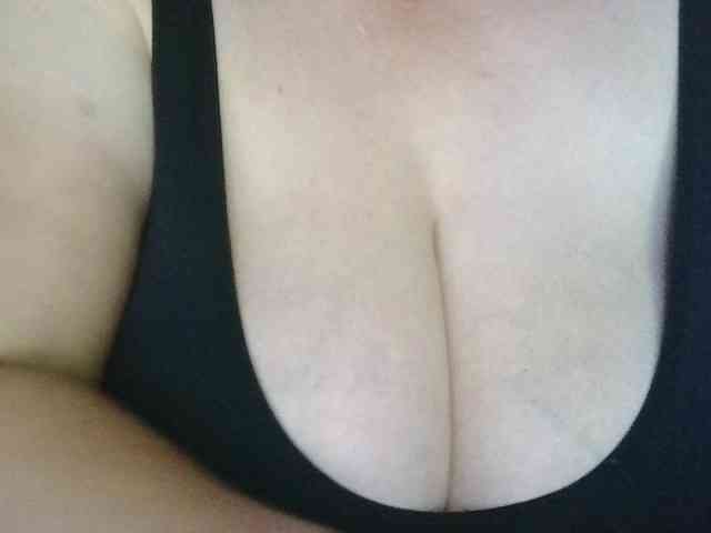 AnutkaForeva webcam