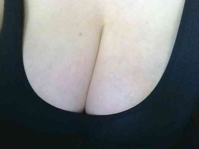 AnutkaForeva webcam