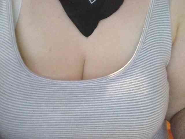 AnutkaForeva webcam