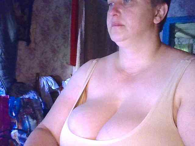 AnutkaForeva webcam