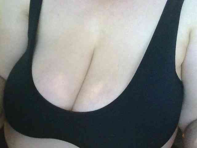 AnutkaForeva webcam