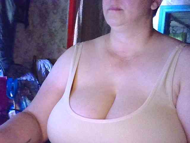 AnutkaForeva webcam
