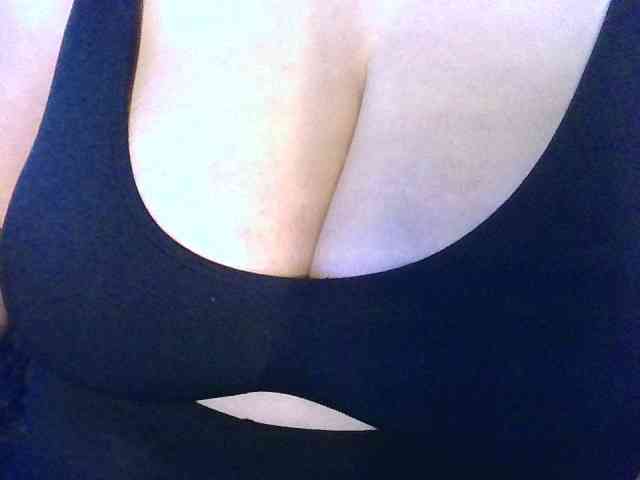AnutkaForeva webcam