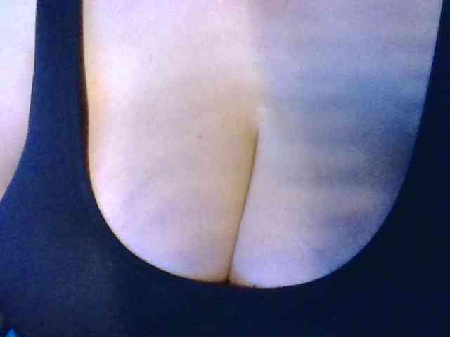 AnutkaForeva webcam