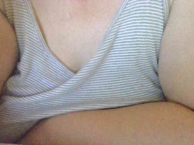 AnutkaForeva webcam