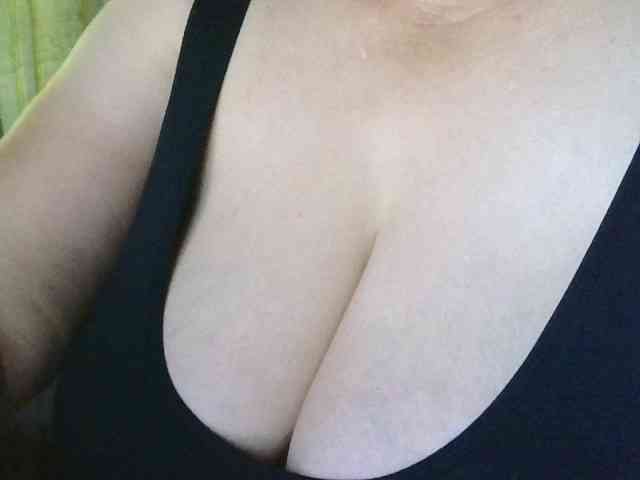 AnutkaForeva webcam