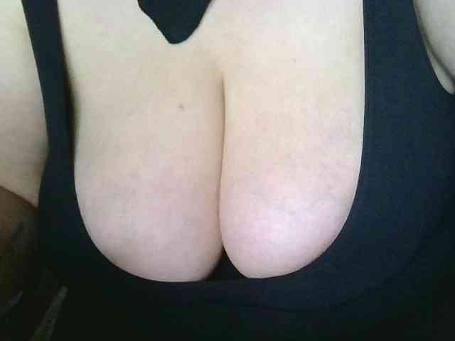 AnutkaForeva webcam