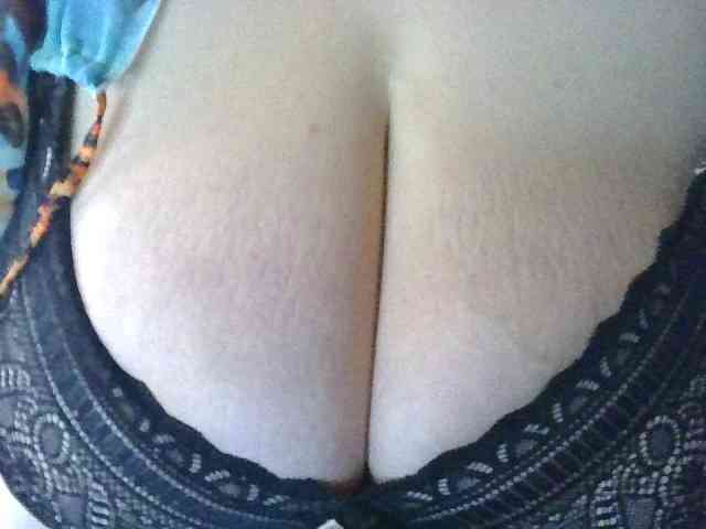 AnutkaForeva webcam