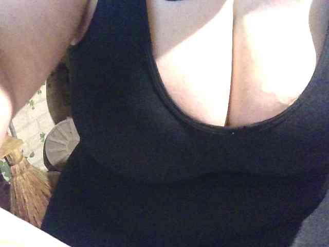 AnutkaForeva webcam