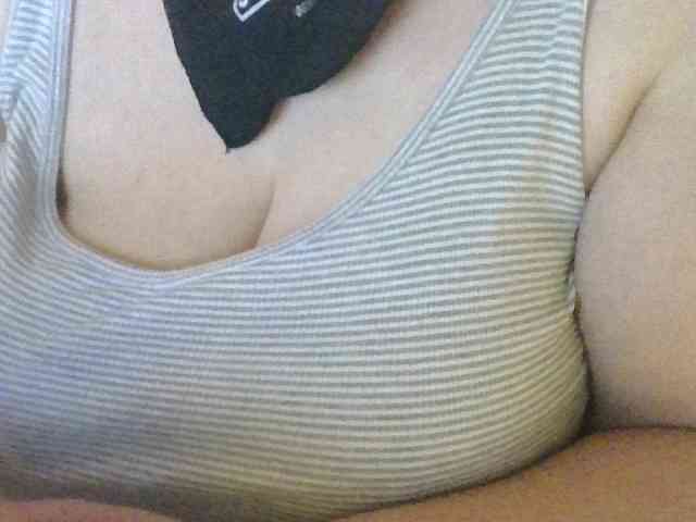 AnutkaForeva webcam