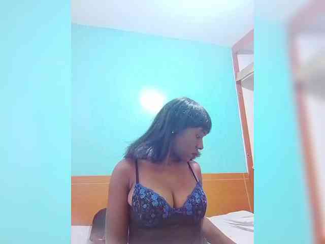sweet-aaliya webcam