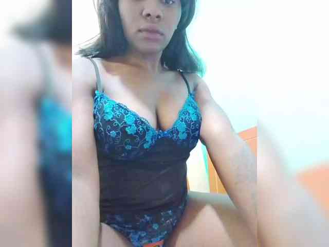 sweet-aaliya webcam