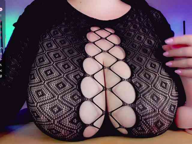 BustyDelight webcam