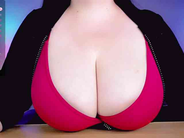 BustyDelight webcam