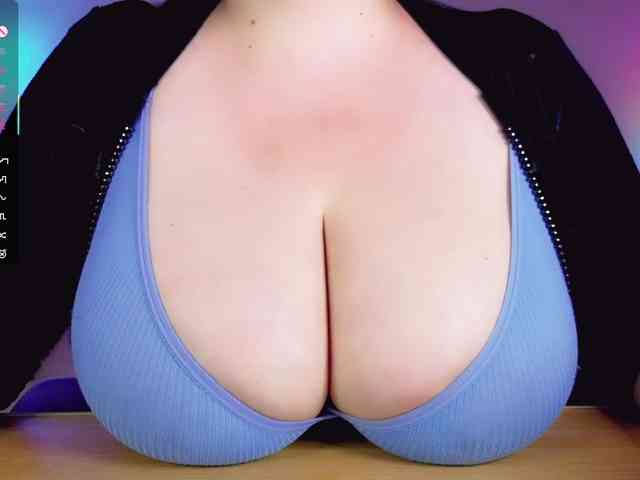 BustyDelight webcam