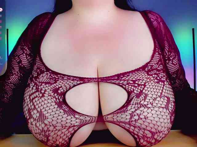 BustyDelight webcam