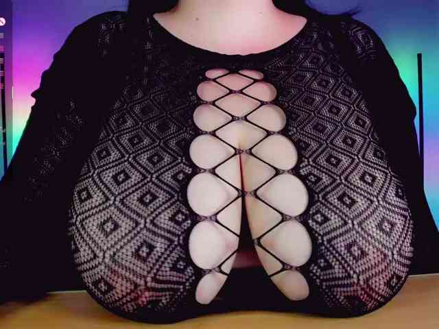 BustyDelight webcam