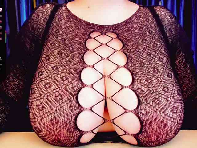 BustyDelight webcam