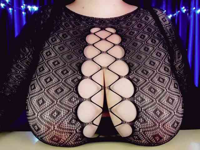 BustyDelight webcam
