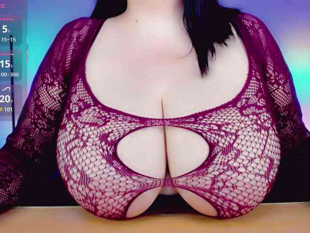 BustyDelight webcam