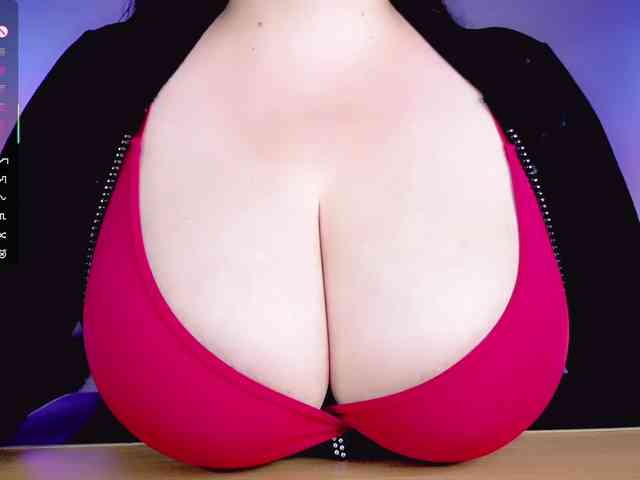 BustyDelight webcam