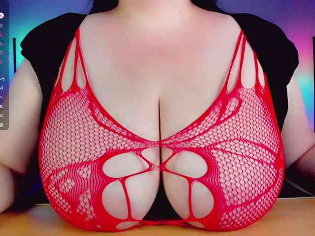 BustyDelight webcam
