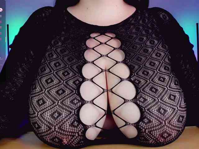 BustyDelight webcam