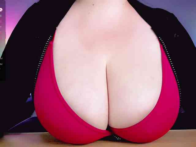 BustyDelight webcam
