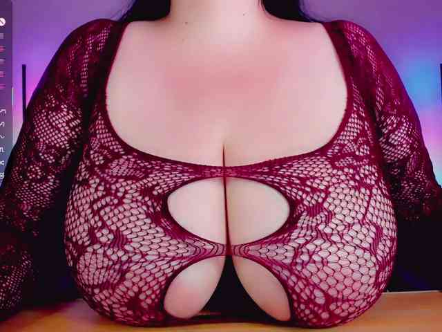 BustyDelight webcam