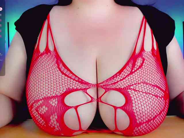 BustyDelight webcam