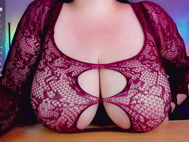 BustyDelight webcam