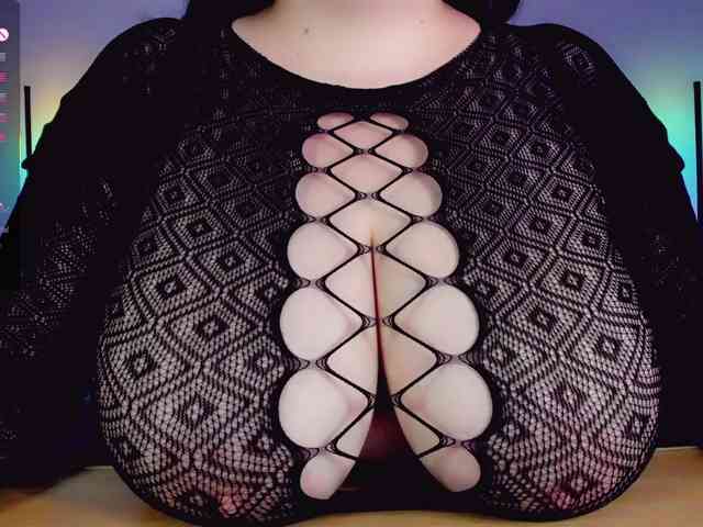 BustyDelight webcam