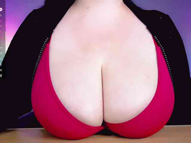 BustyDelight webcam