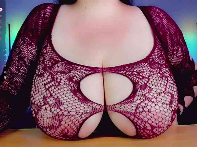 BustyDelight webcam