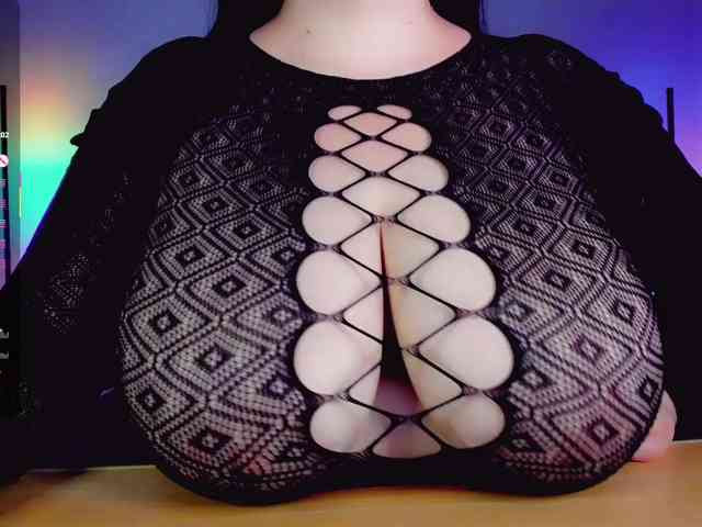 BustyDelight webcam